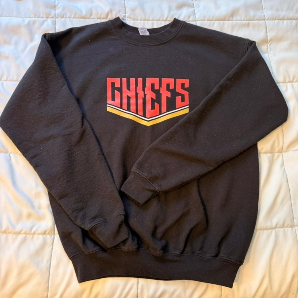 Gildan Chiefs Sweatshirt Kids XL Black Good Heavy Blend Pullover Graphic